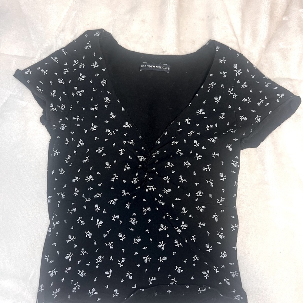 Brandy Melville Tee 🎱